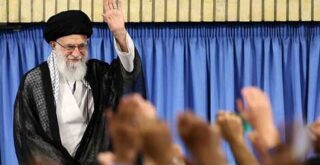 دیدار جمعی از دانشجویان و نمایندگان تشکل‌های دانشجویی / واکنش رهبر معظم انقلاب اسلامی به حوادث تروریستی تهران / فیلم کامل سخنرانی مقام معظم رهبری / 17 خرداد 96